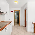 דירה 1 Bedroom Cozy In