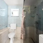 1 Bedroom Cozy In *