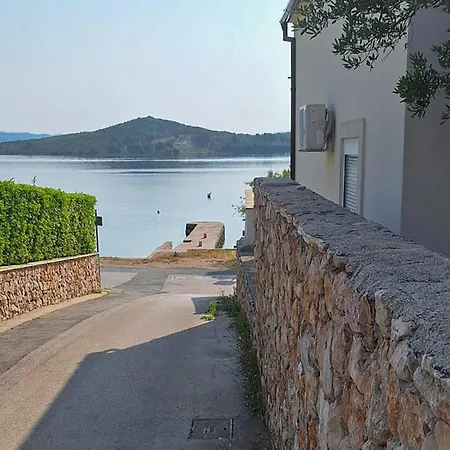 1 Bedroom Cozy In * Betina