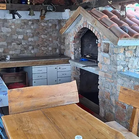 아파트 1 Bedroom Cozy In 베티나