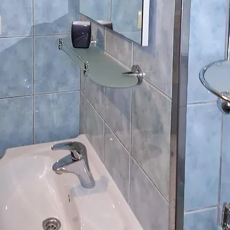 Apartman 1 Bedroom Cozy In Betina