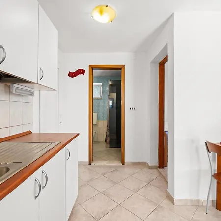 Apartment 1 Bedroom Cozy In
