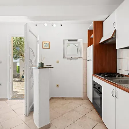 1 Bedroom Cozy In