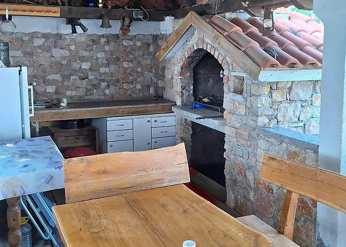 Apartment 1 Bedroom Cozy In Betina (Sibenik-Knin)