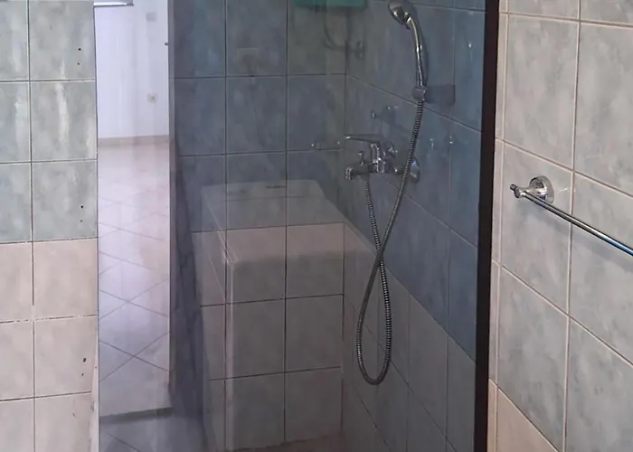 1 Bedroom Cozy In Apartment